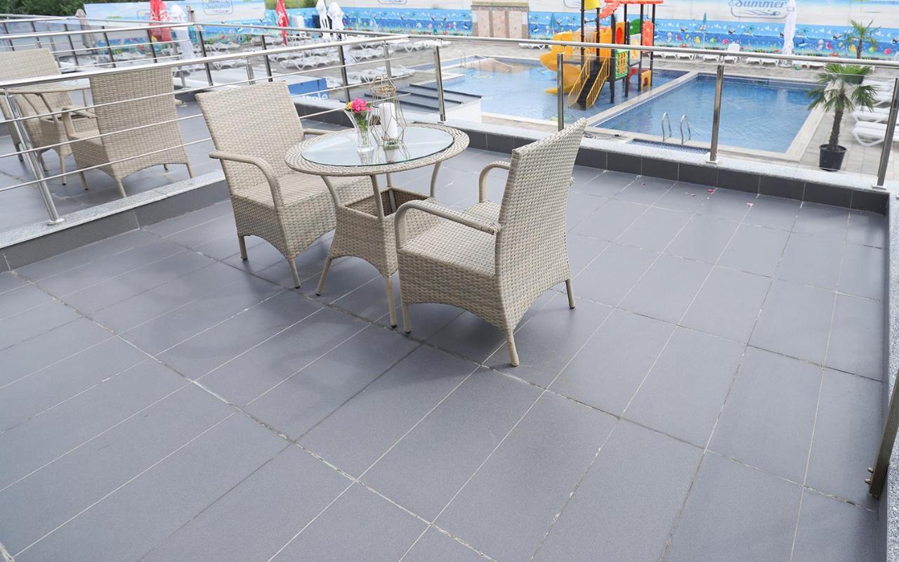 Meliss Events Hotel Craiova Bagian luar foto