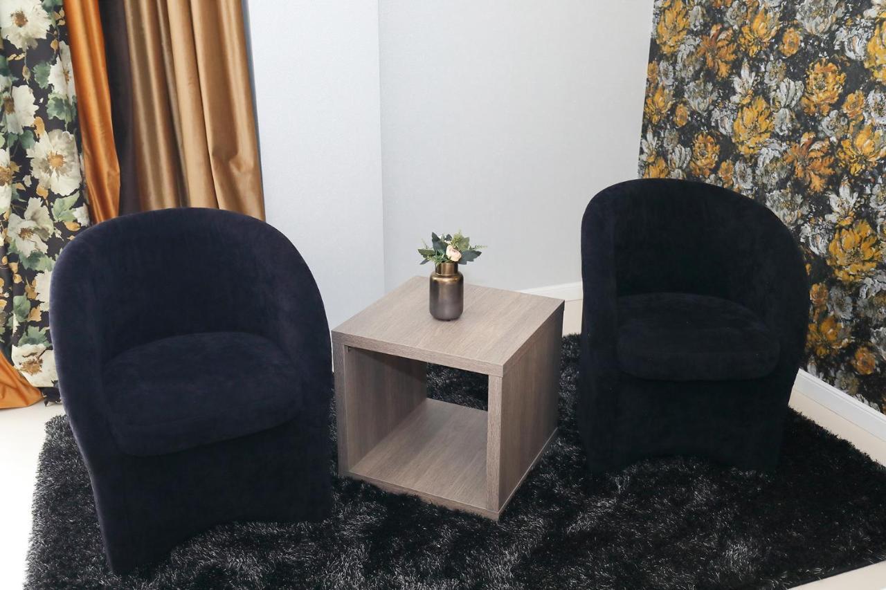 Meliss Events Hotel Craiova Bagian luar foto