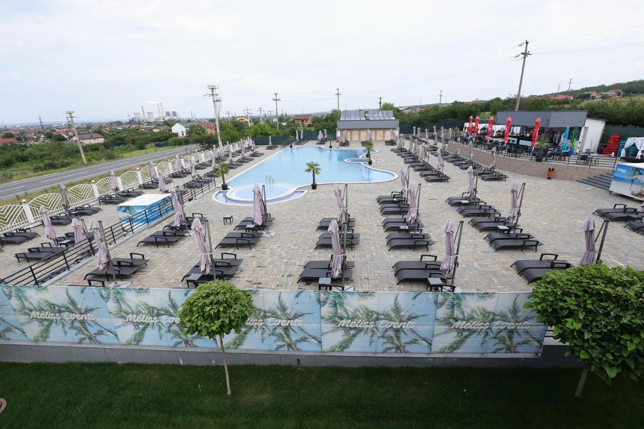 Meliss Events Hotel Craiova Bagian luar foto