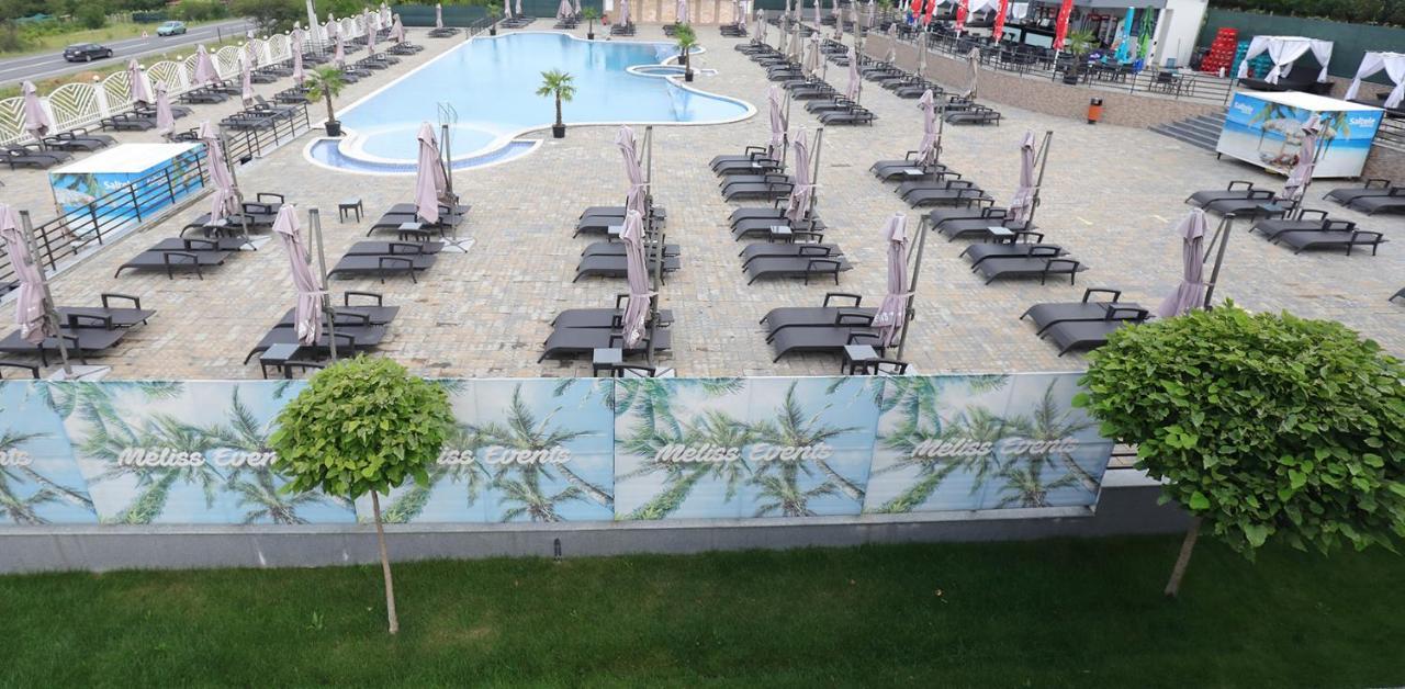 Meliss Events Hotel Craiova Bagian luar foto