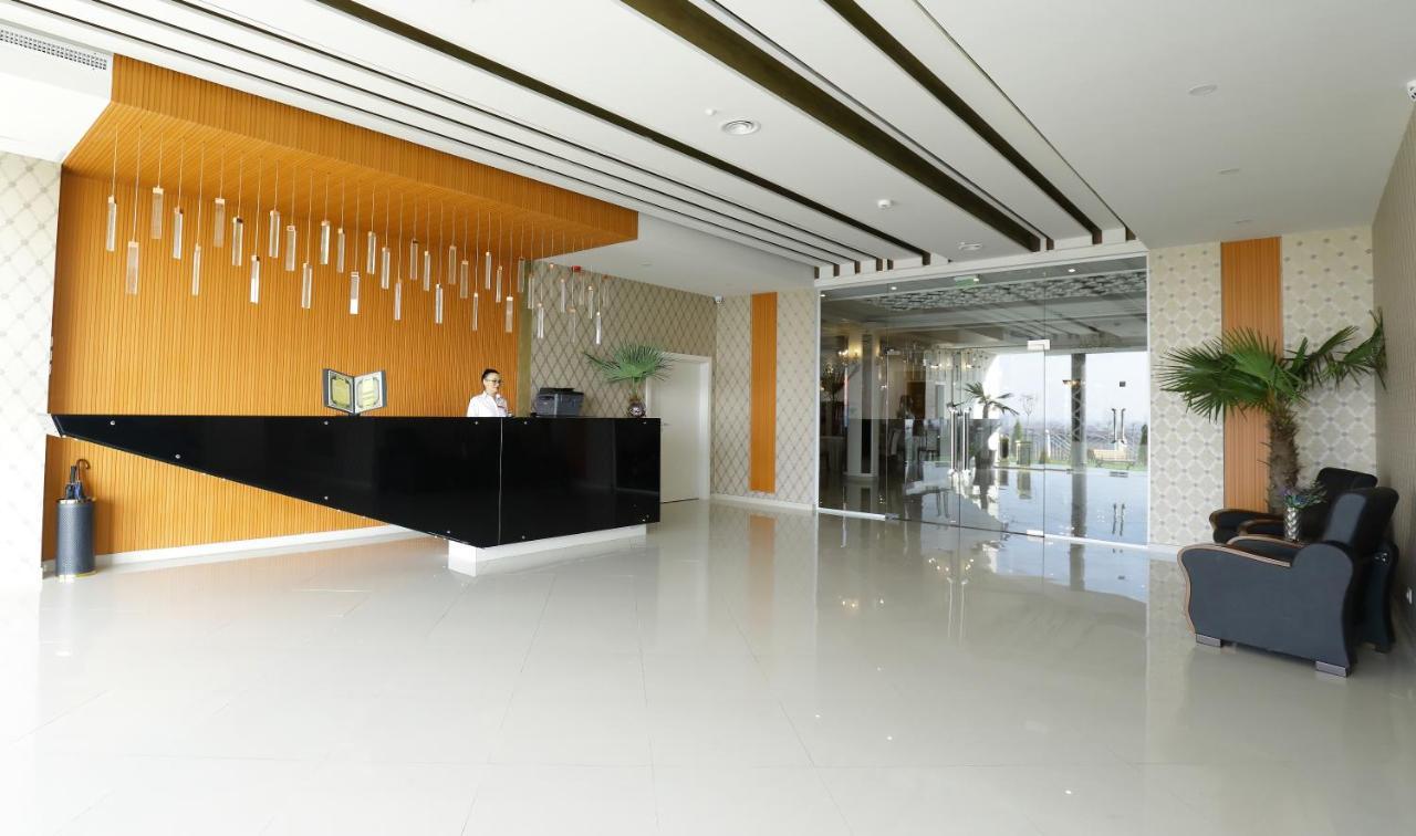 Meliss Events Hotel Craiova Bagian luar foto