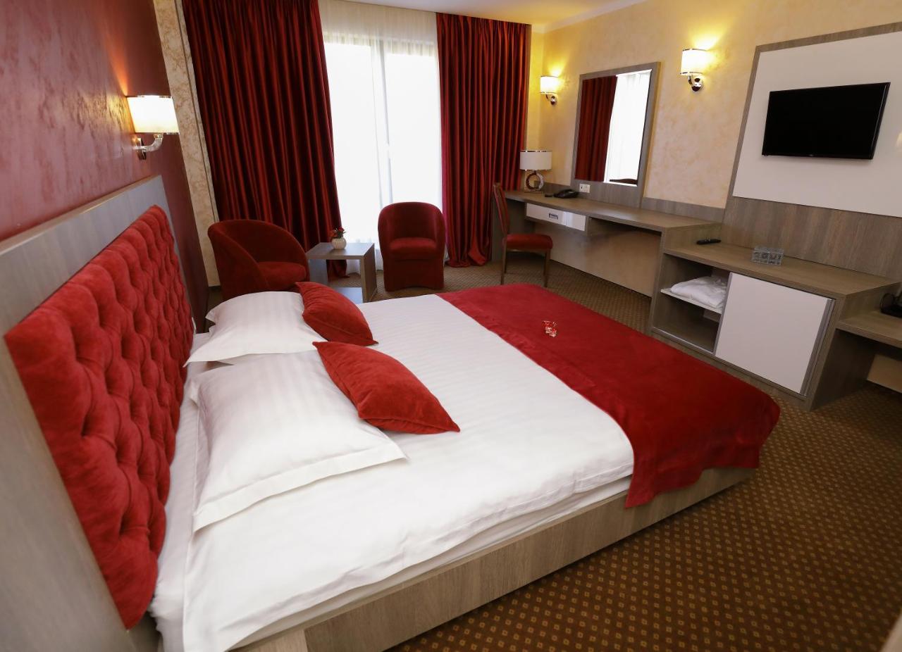 Meliss Events Hotel Craiova Bagian luar foto