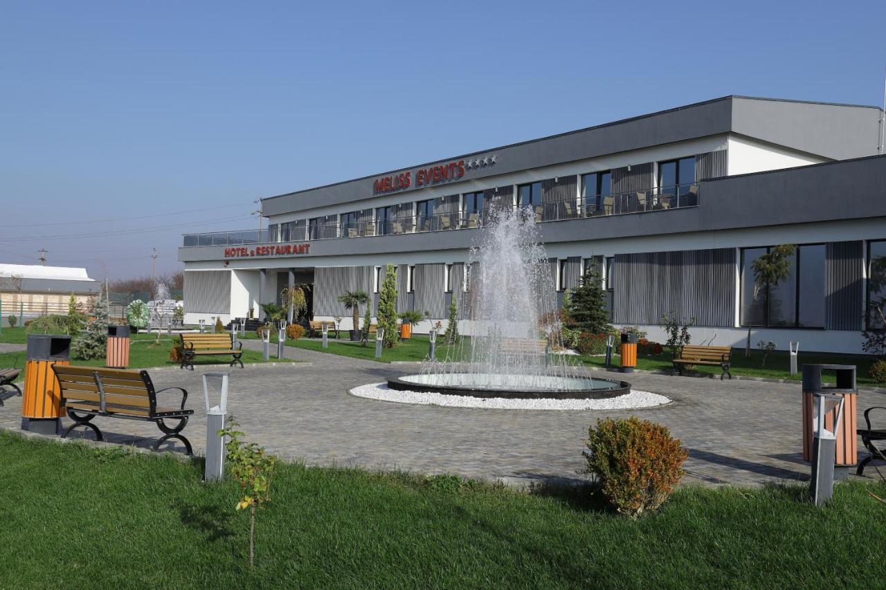 Meliss Events Hotel Craiova Bagian luar foto