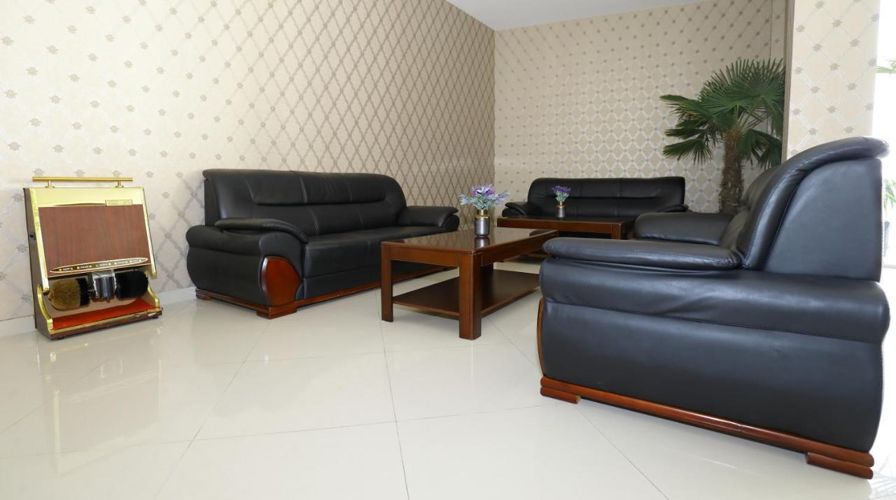 Meliss Events Hotel Craiova Bagian luar foto