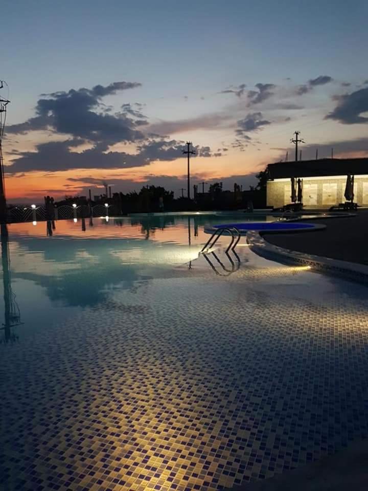 Meliss Events Hotel Craiova Bagian luar foto